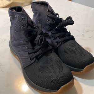 GORUCK BALLISTIC TRAINERS - MID TOP - BLACK + GUM SIZE 8.5 WOMEN